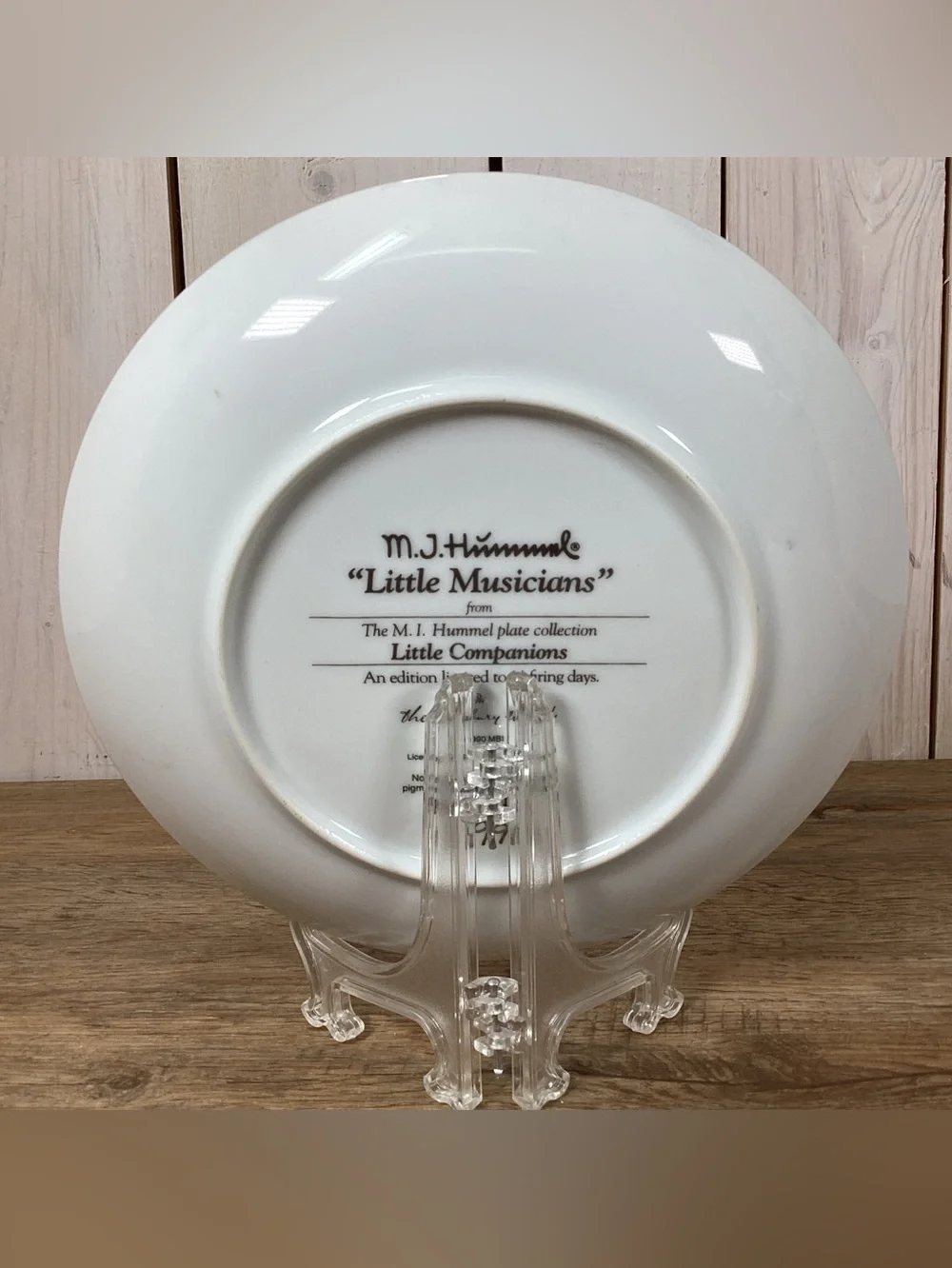 M.I. Hummel 1990 “Little Musicians”, Little Companions Plate Danbury Mint #Q9971